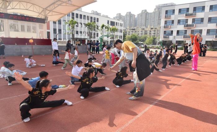 谈球吧指定入口图片