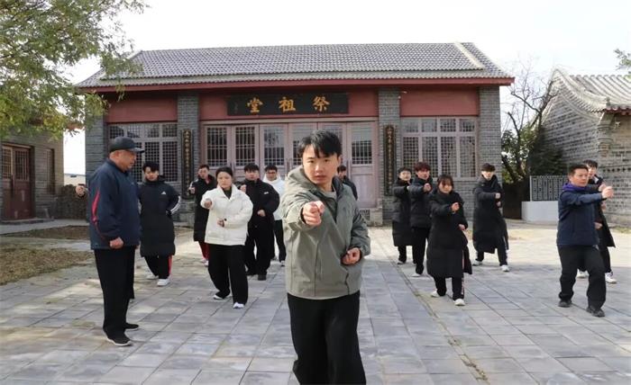 谈球吧客户端图片